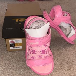 Teva Girls Sandals - never worn!